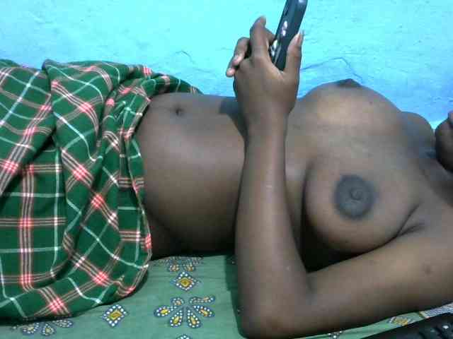 Ebonyladasha webcam