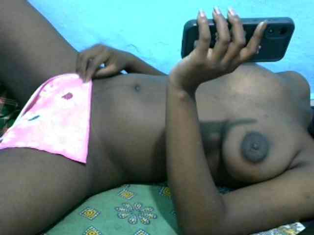 Ebonyladasha webcam