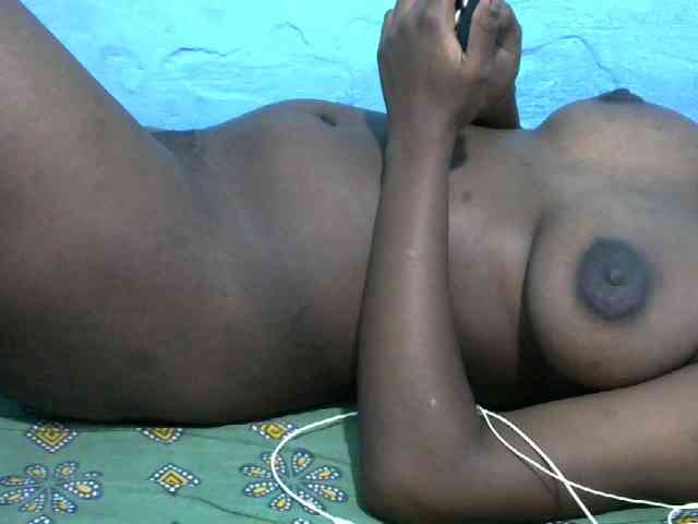 Ebonyladasha webcam