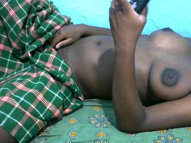 Ebonyladasha webcam