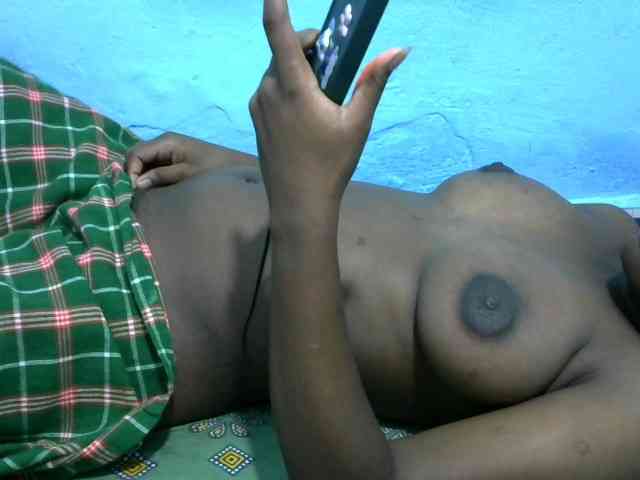 Ebonyladasha webcam