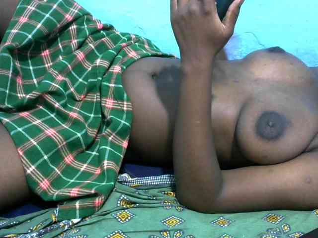 Ebonyladasha webcam