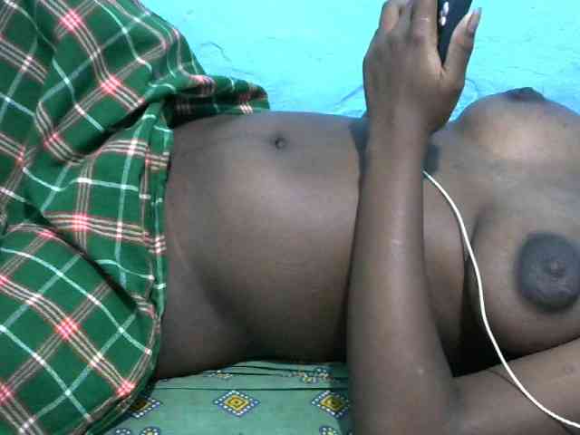 Ebonyladasha webcam