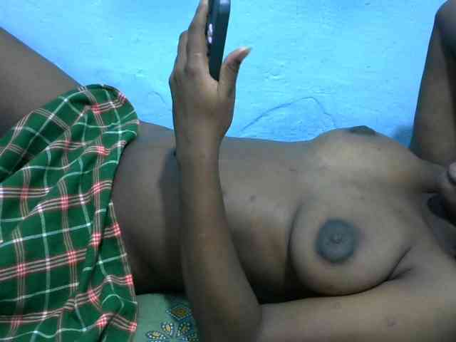 Ebonyladasha webcam