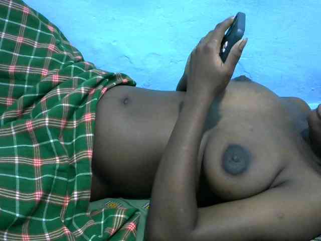 Ebonyladasha webcam