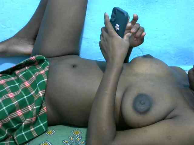 Ebonyladasha webcam