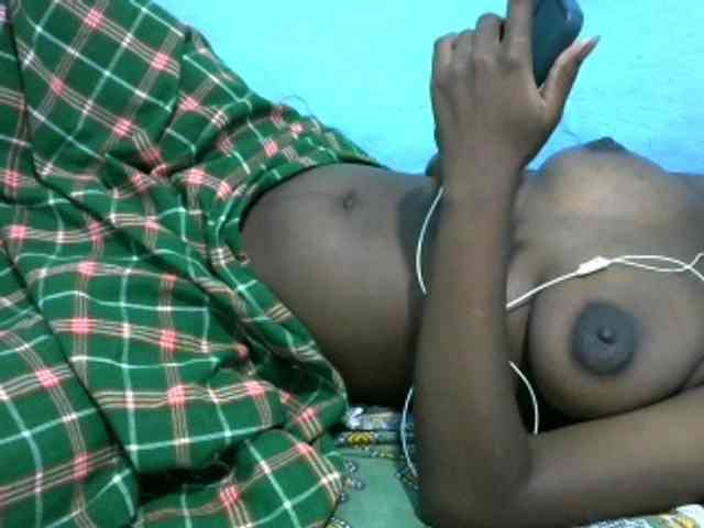 Ebonyladasha webcam