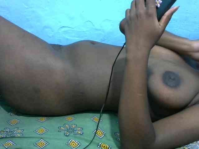 Ebonyladasha webcam