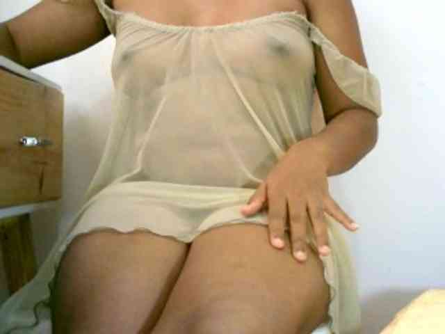 LalyChoco1 webcam