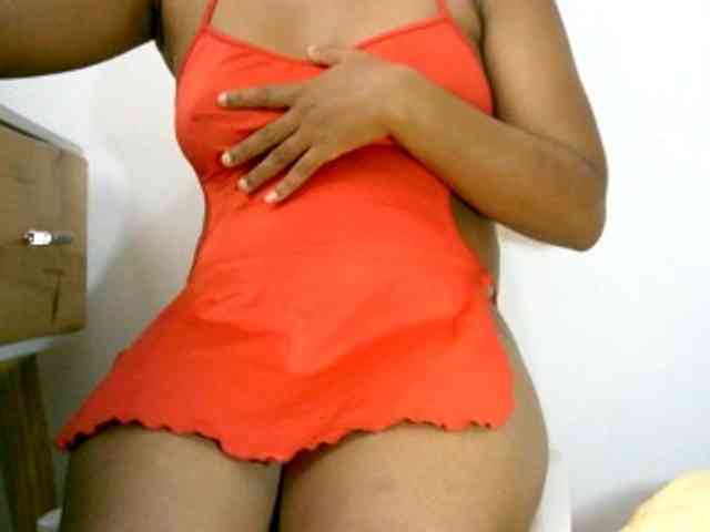 LalyChoco1 webcam