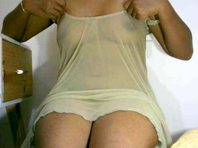 LalyChoco1 webcam