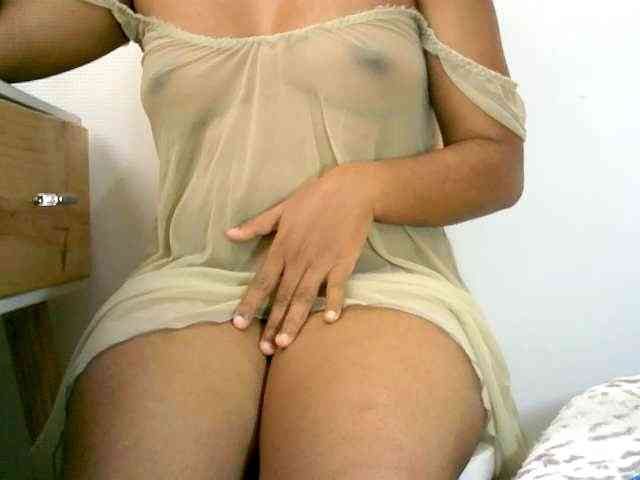LalyChoco1 webcam