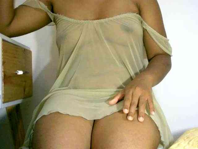 LalyChoco1 webcam