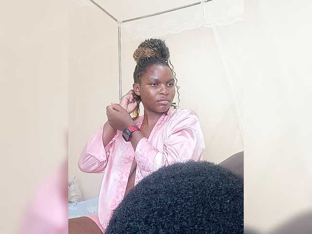 Thearo's BongaCams show and profile