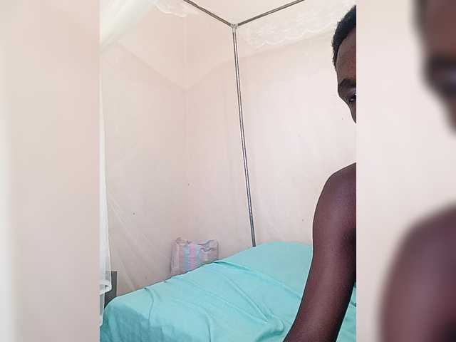 Thearo's BongaCams show and profile