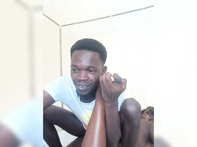 Thearo's BongaCams show and profile