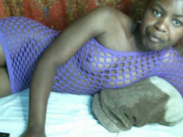 Queen-venny webcam bongacams model stream image