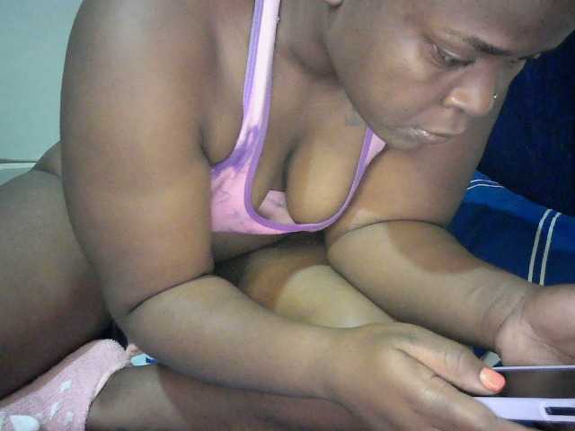 Queen-venny from BongaCams