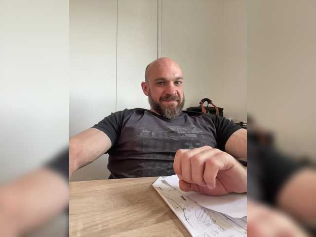 go to chat with Alex-198810a