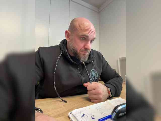 Alex-198810a Alex-198810a