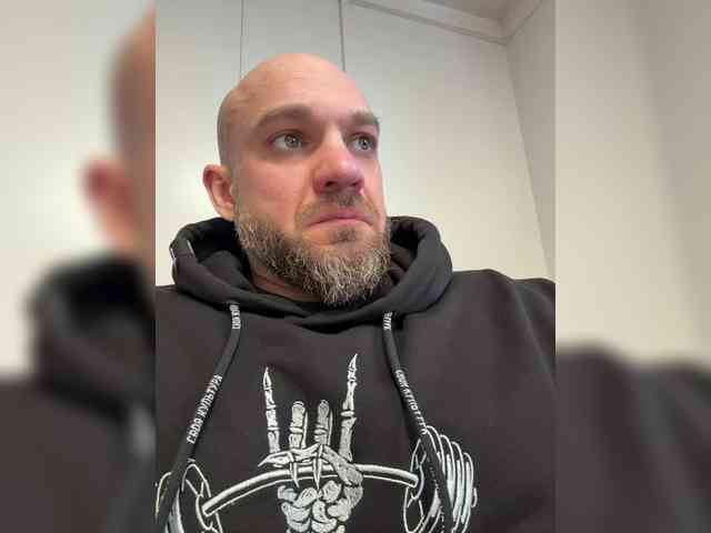 Alex-198810a Live Webcam on BongaCams