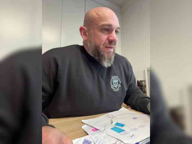 Alex-198810a Alex-198810a