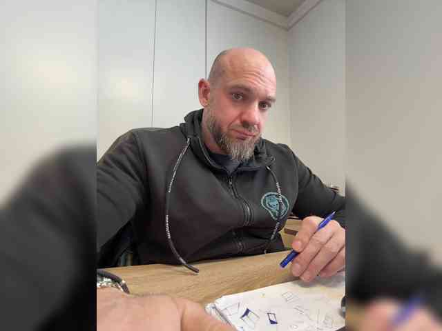 Alex-198810a Alex-198810a