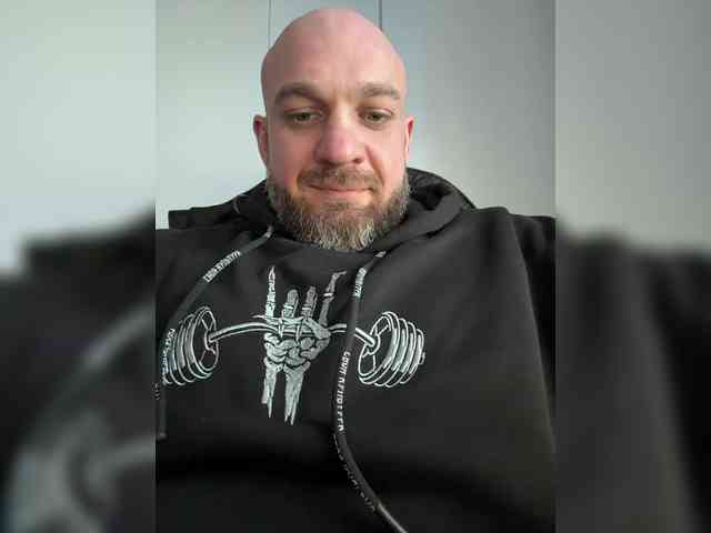 Alex-198810a Live Webcam on BongaCams