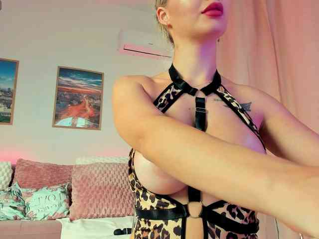 AryaNaughty webcam