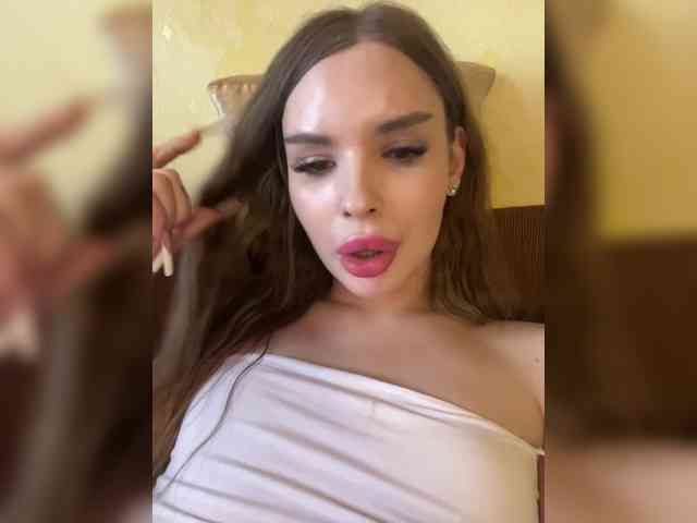 dreamkristal Live Webcam on BongaCams