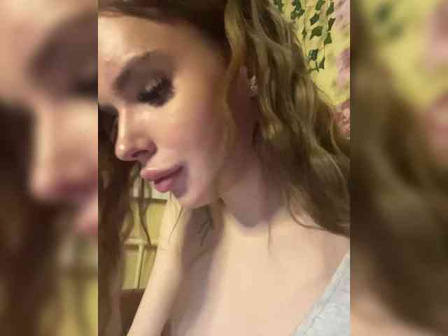 dreamkristal Live Webcam on BongaCams