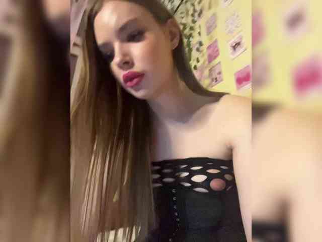 dreamkristal Live Webcam on BongaCams