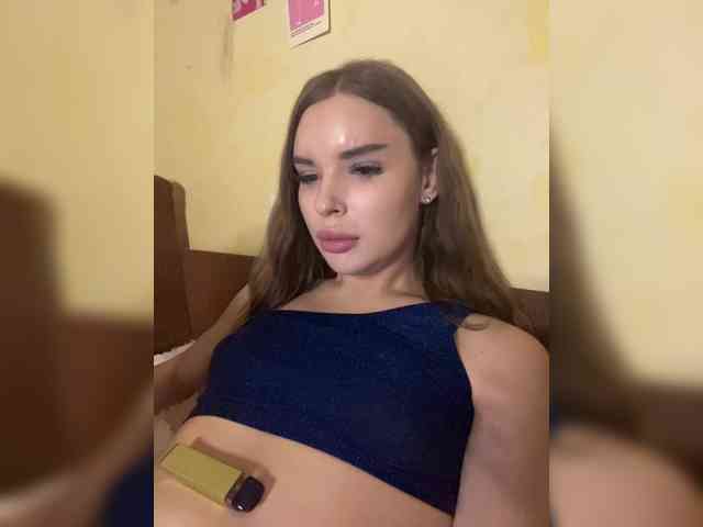 dreamkristal Live Webcam on BongaCams