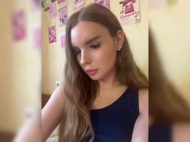 dreamkristal Live Webcam on BongaCams