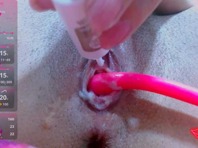 carolinasquirt18's BongaCams show and profile