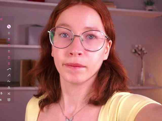 Favorite_redhead webcam