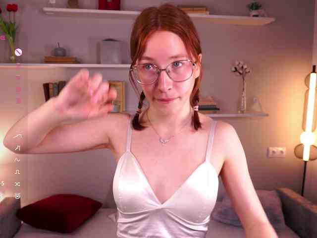 Favorite_redhead webcam
