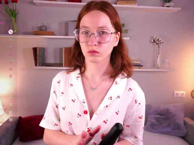 Favorite_redhead webcam