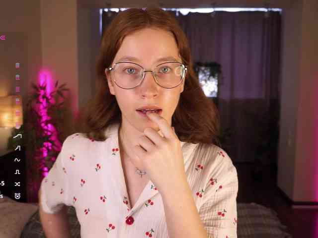 Favorite_redhead webcam