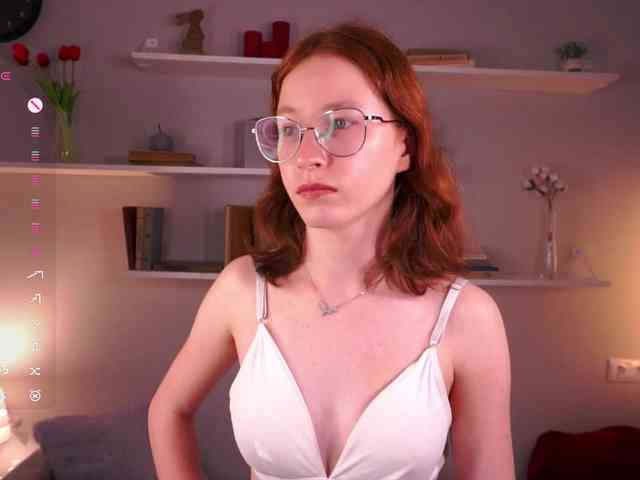 Favorite_redhead webcam
