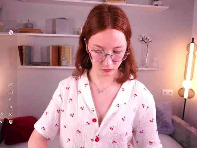Favorite_redhead webcam