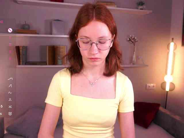 Favorite_redhead webcam