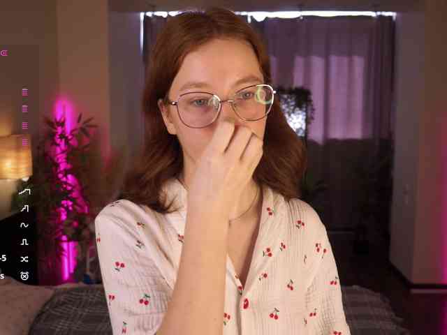 Favorite_redhead webcam