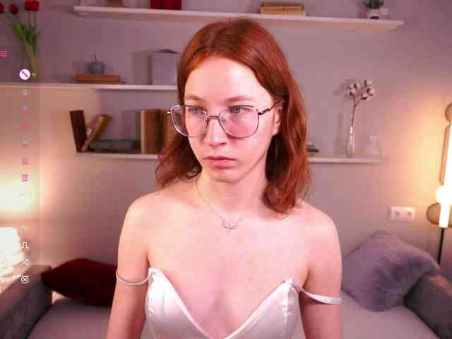 Favorite_redhead webcam