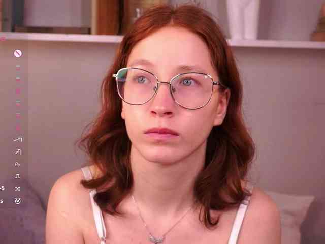 Favorite_redhead webcam