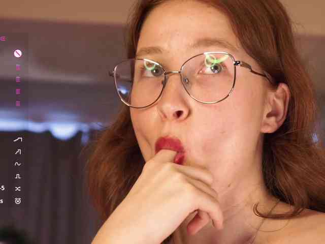 Favorite_redhead webcam