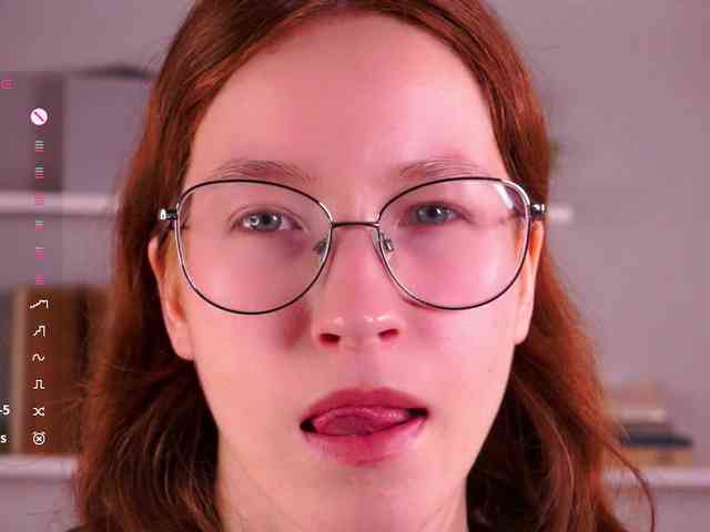 Favorite_redhead webcam