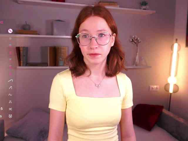 Favorite_redhead webcam