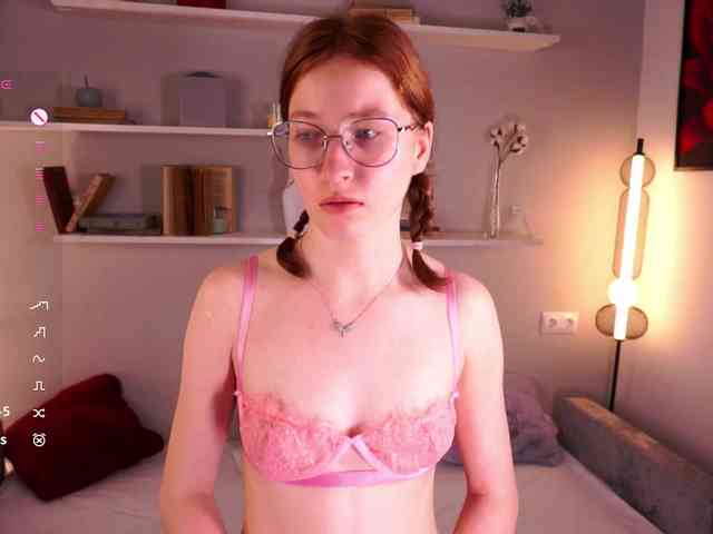 Favorite_redhead webcam