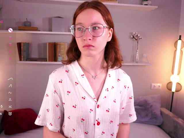 Favorite_redhead webcam
